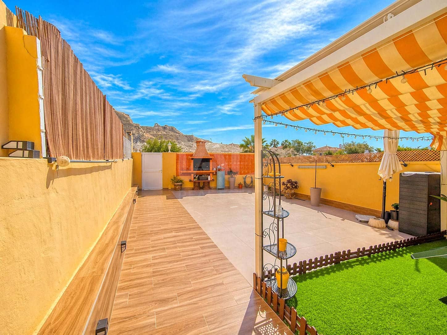 3 sypialnia Dom szeregowy na sprzedaż w Miasto Alicante / Alacant z basenem garażem - 329 000 € (Ref: 9988485)