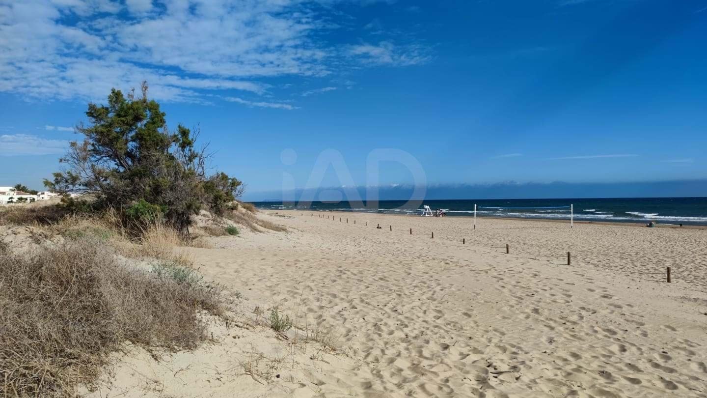 Chalet de 3 habitaciones en València ciudad en venta - 280.000 € (Ref: 9988489)