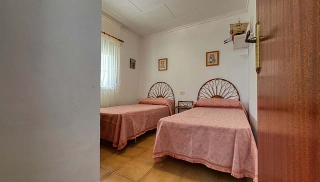 Chalet de 3 habitaciones en València ciudad en venta - 280.000 € (Ref: 9988489)