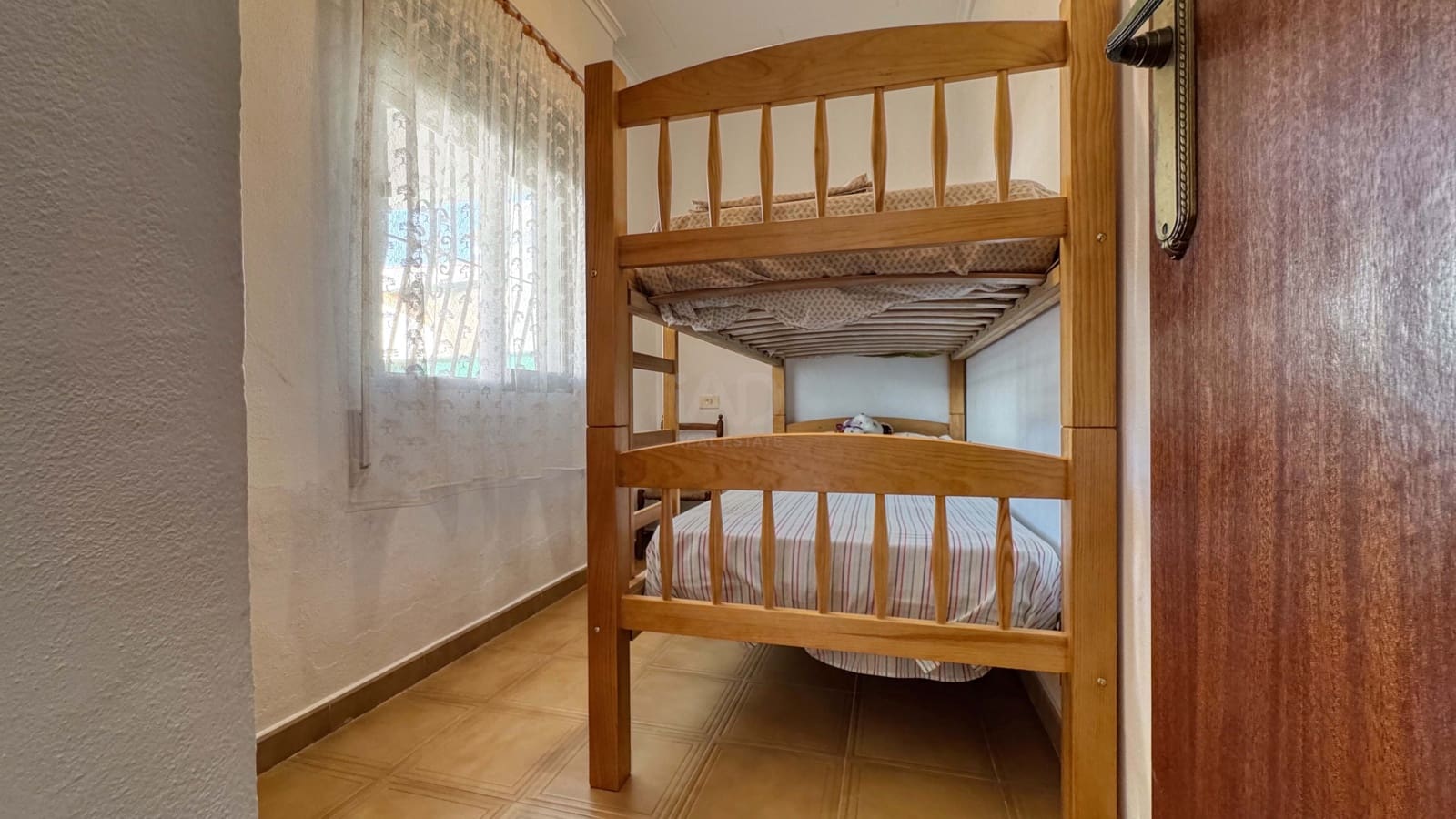 Chalet de 3 habitaciones en València ciudad en venta - 280.000 € (Ref: 9988489)