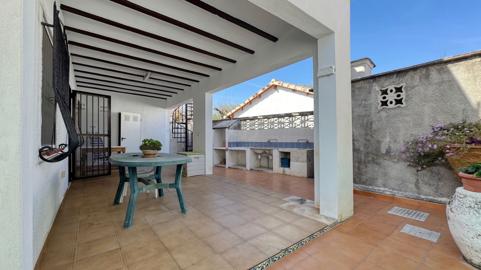 Chalet de 3 habitaciones en València ciudad en venta - 280.000 € (Ref: 9988489)
