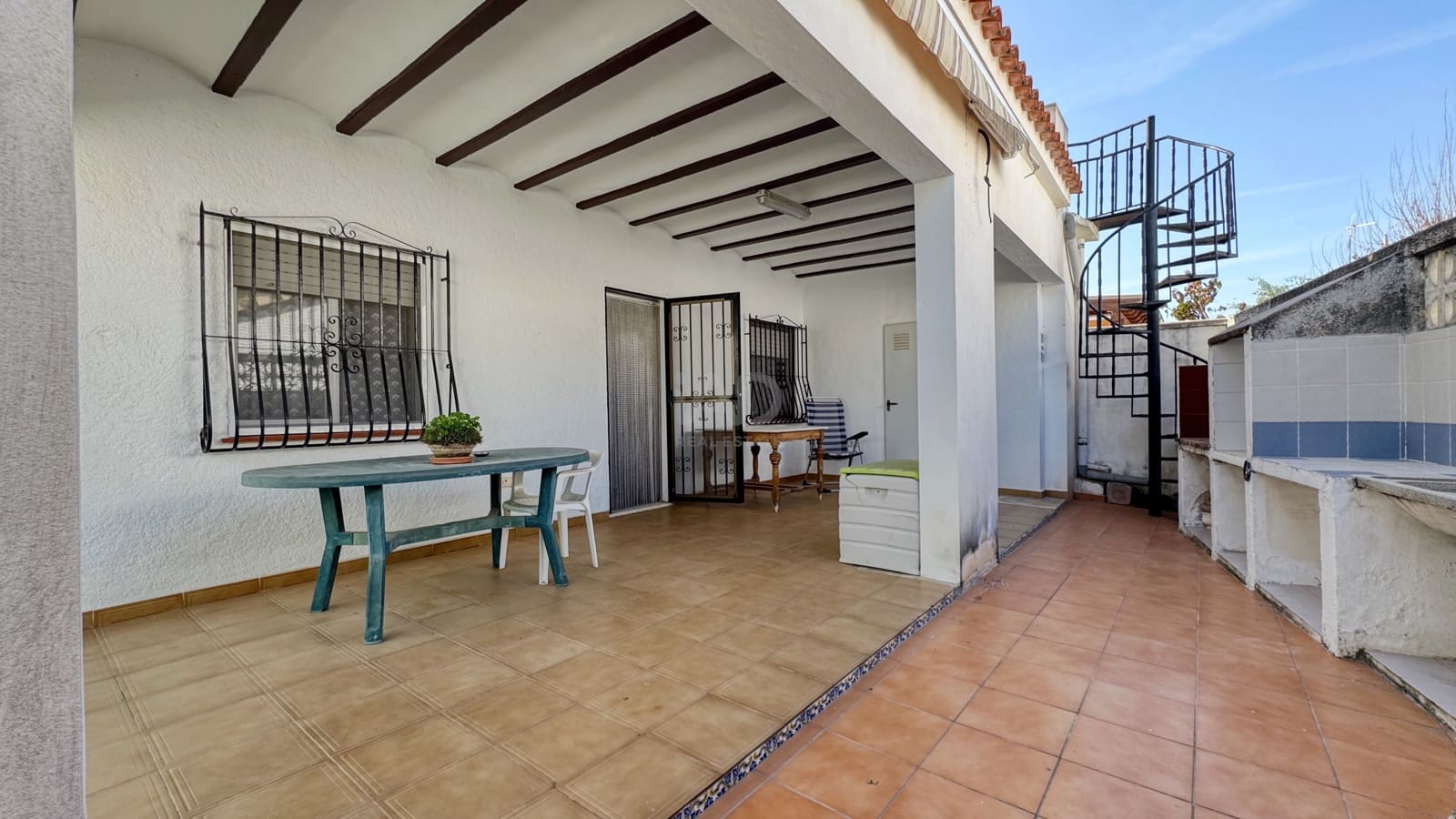 Chalet de 3 habitaciones en València ciudad en venta - 280.000 € (Ref: 9988489)