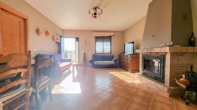 Casa de 3 habitaciones en Villanueva de la Concepcion en venta con garaje - 275.000 € (Ref: 9988492)