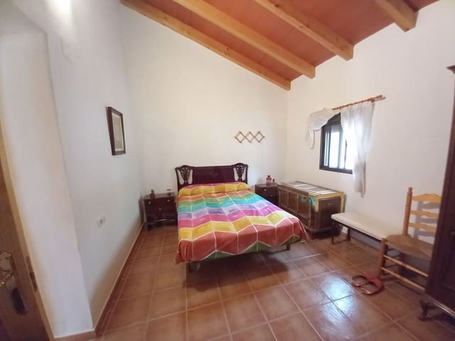 Casa de 3 habitaciones en Villanueva de la Concepcion en venta con garaje - 275.000 € (Ref: 9988492)