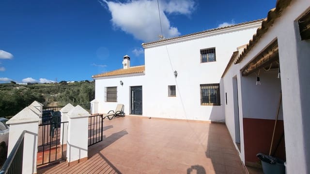 Casa de 3 habitaciones en Villanueva de la Concepcion en venta con garaje - 275.000 € (Ref: 9988492)