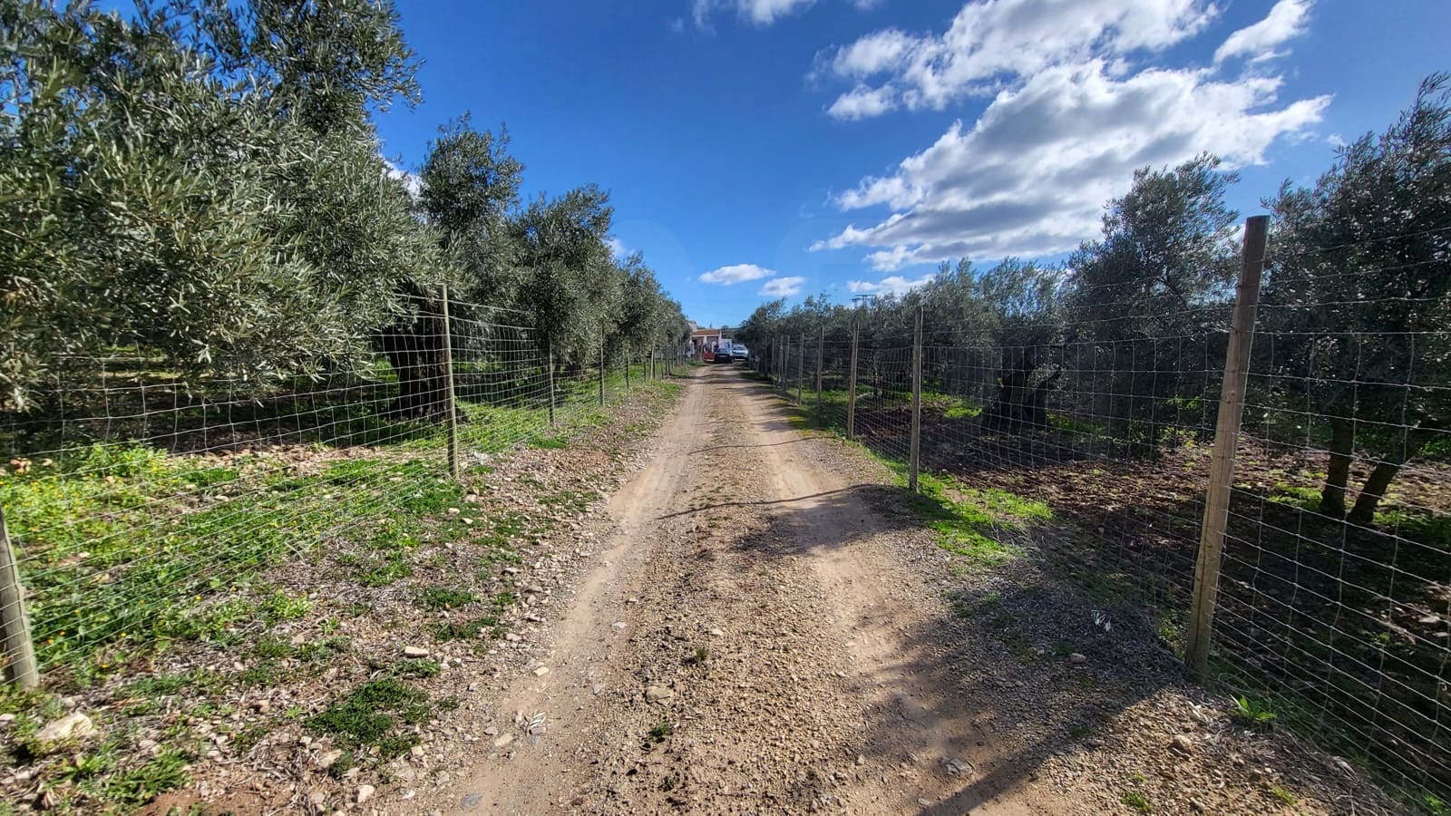 Casa de 3 habitaciones en Villanueva de la Concepcion en venta con garaje - 275.000 € (Ref: 9988492)