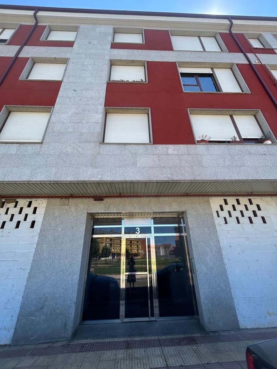 1 soverom Leilighet til salgs i Leon by med garasje - € 109 000 (Ref: 9988497)