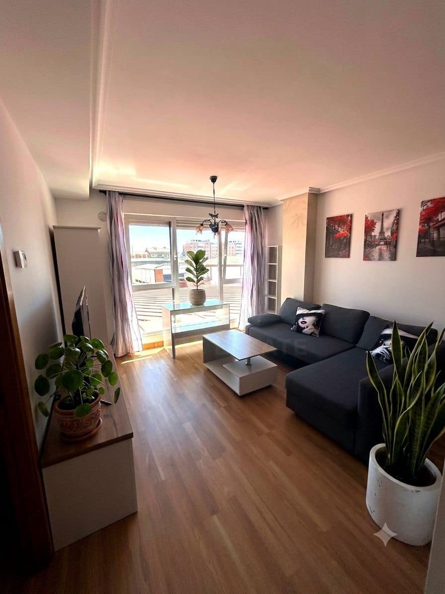 1 soverom Leilighet til salgs i Leon by med garasje - € 109 000 (Ref: 9988497)