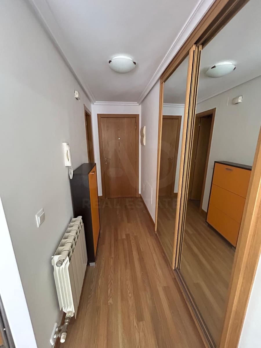 1 soverom Leilighet til salgs i Leon by med garasje - € 109 000 (Ref: 9988497)