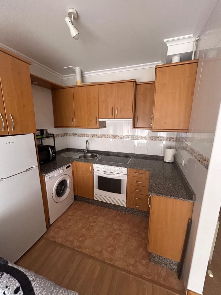 1 soverom Leilighet til salgs i Leon by med garasje - € 109 000 (Ref: 9988497)