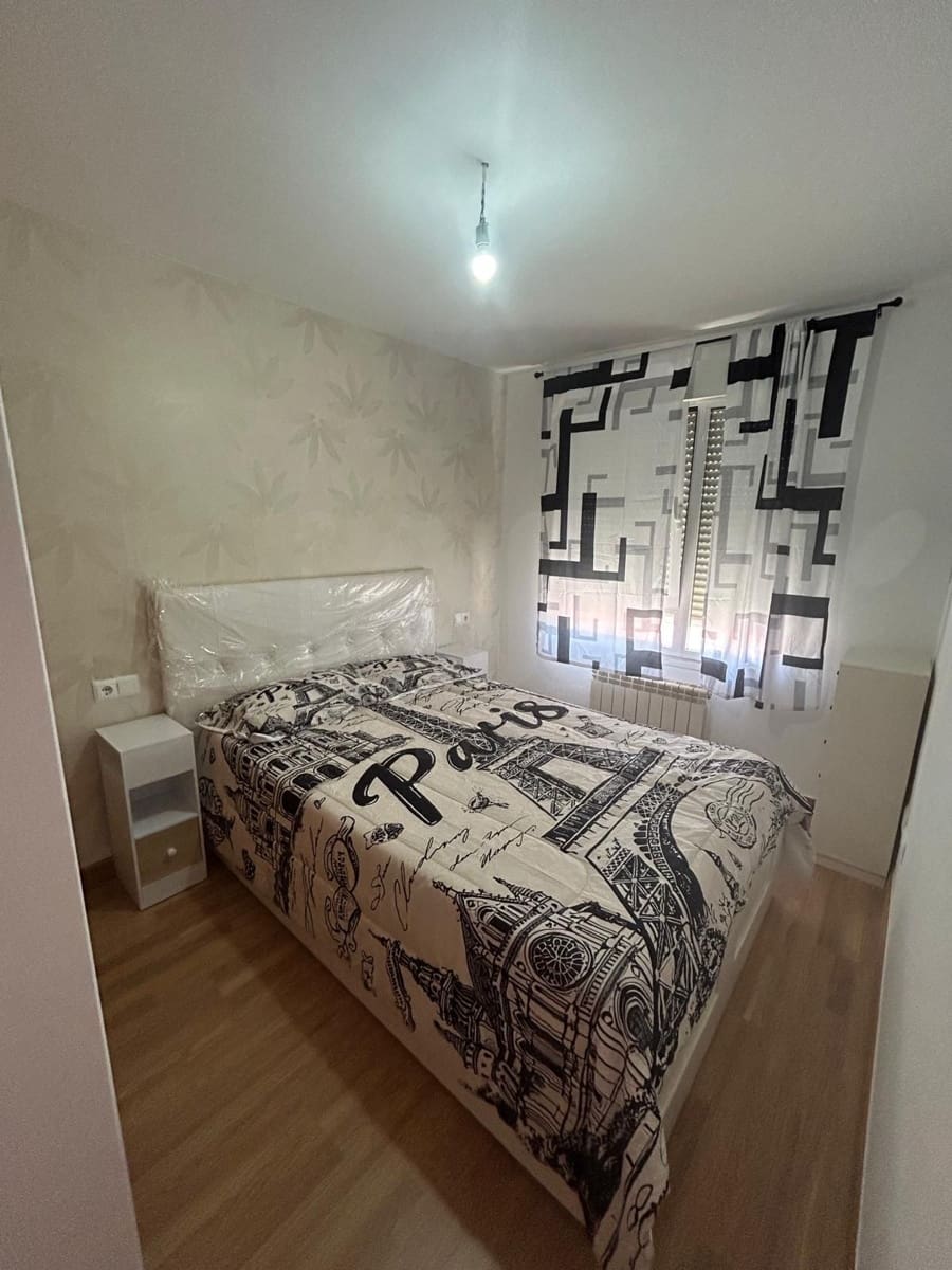 1 soverom Leilighet til salgs i Leon by med garasje - € 109 000 (Ref: 9988497)
