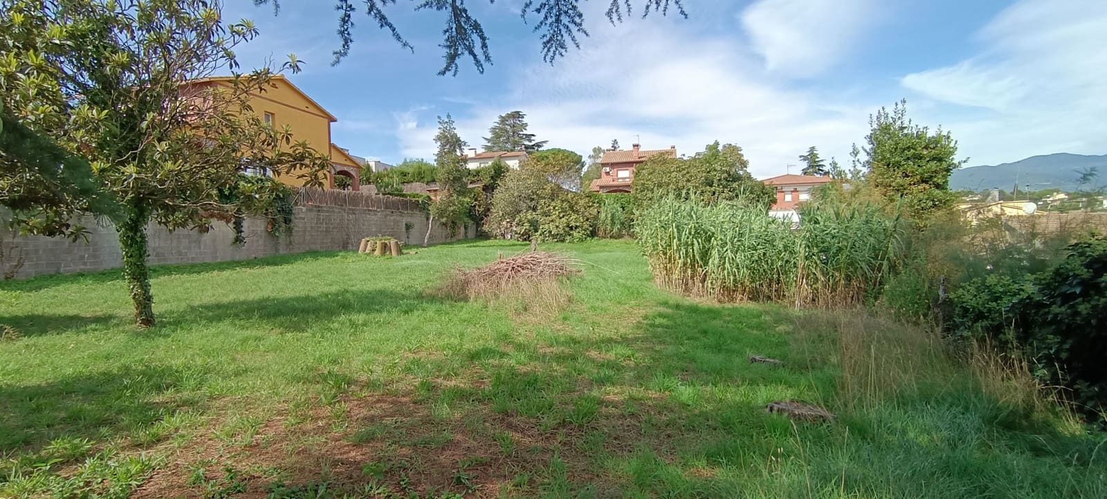 Building Plot for sale in Barcelona city - € 179,000 (Ref: 9988498)