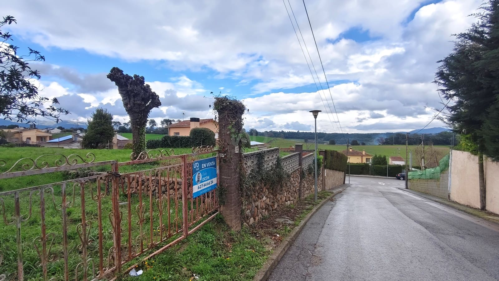 Building Plot for sale in Barcelona city - € 179,000 (Ref: 9988498)