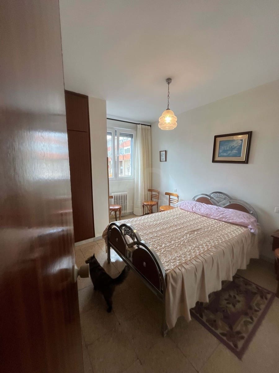 2 slaapkamer Appartement te koop in Salamanca stad met garage - € 35.000 (Ref: 9988502)