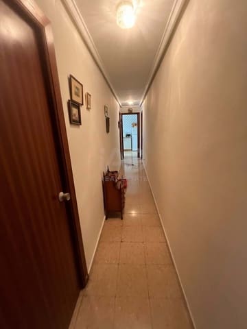 2 slaapkamer Appartement te koop in Salamanca stad met garage - € 35.000 (Ref: 9988502)