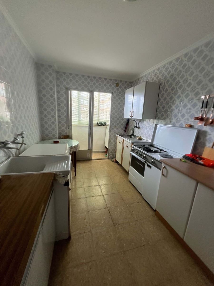 2 slaapkamer Appartement te koop in Salamanca stad met garage - € 35.000 (Ref: 9988502)