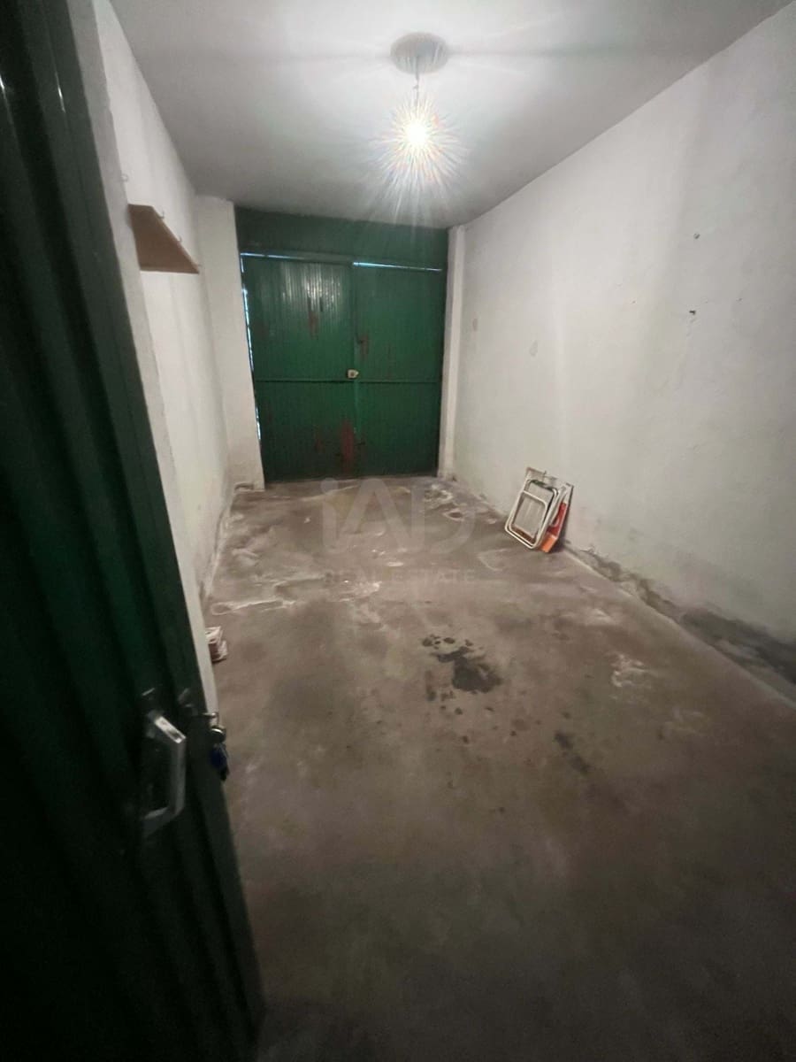 2 slaapkamer Appartement te koop in Salamanca stad met garage - € 35.000 (Ref: 9988502)