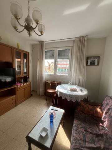 2 slaapkamer Appartement te koop in Salamanca stad met garage - € 35.000 (Ref: 9988502)