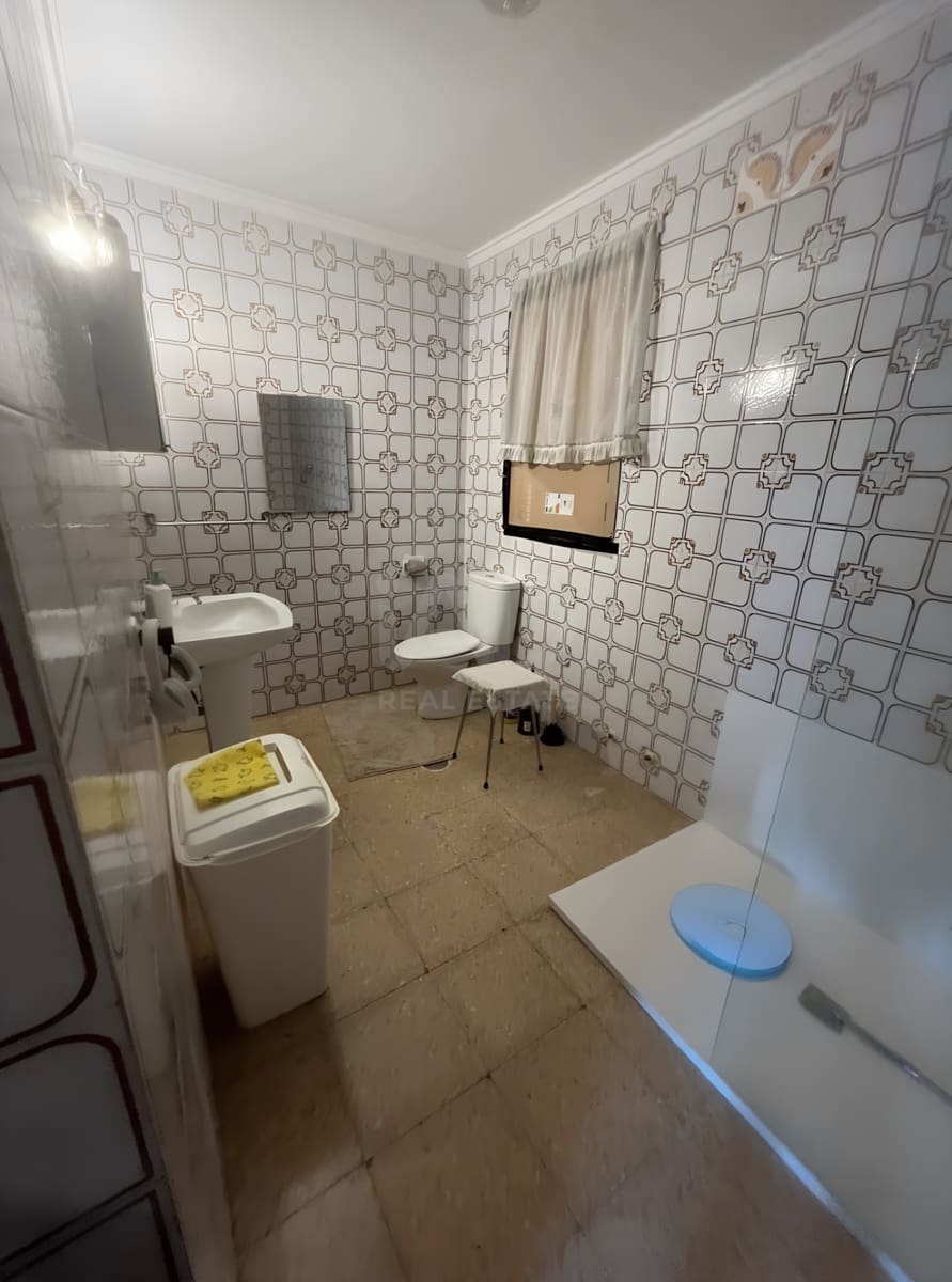 2 slaapkamer Appartement te koop in Salamanca stad met garage - € 35.000 (Ref: 9988502)