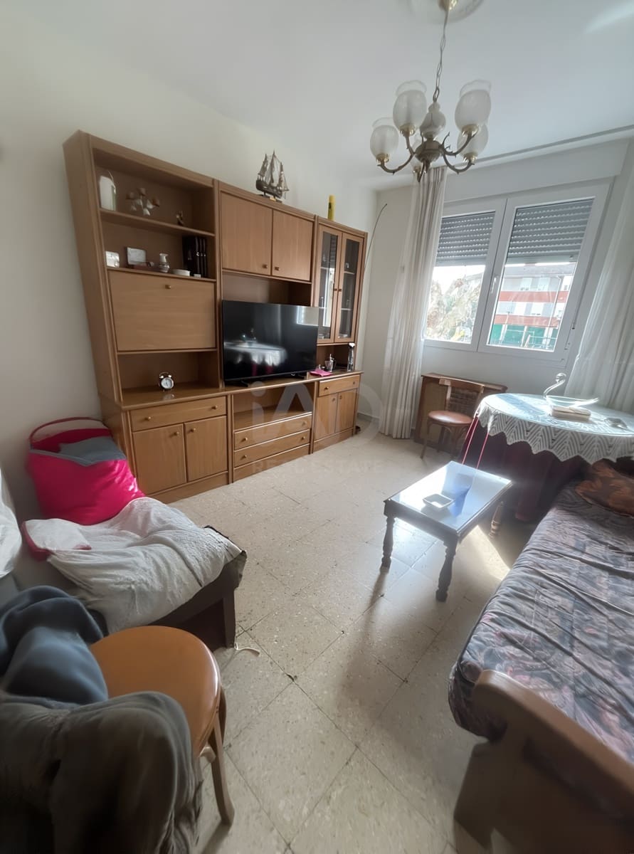 2 slaapkamer Appartement te koop in Salamanca stad met garage - € 35.000 (Ref: 9988502)