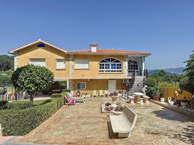 15 soverom Hus til salgs i Pontevedra by med svømmebasseng - € 1 200 000 (Ref: 9988504)