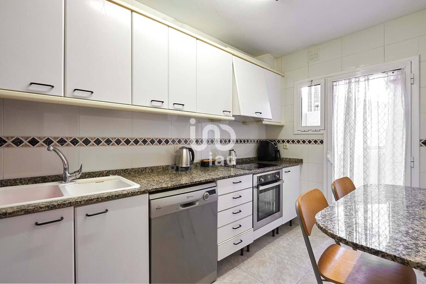 Apartamento de 3 habitaciones en Barcelona ciudad en venta - 284.000 € (Ref: 9988511)