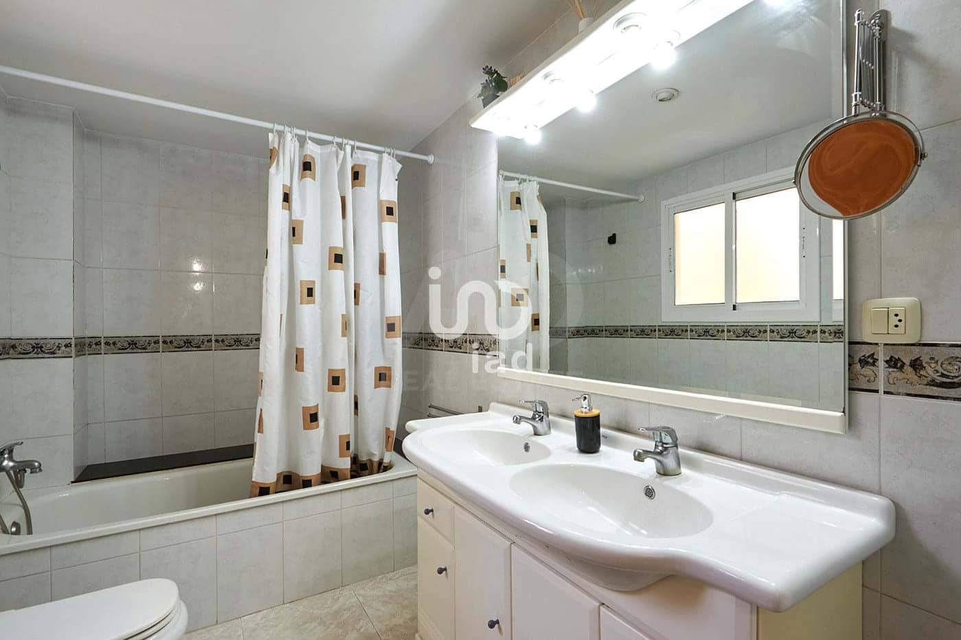 Apartamento de 3 habitaciones en Barcelona ciudad en venta - 284.000 € (Ref: 9988511)