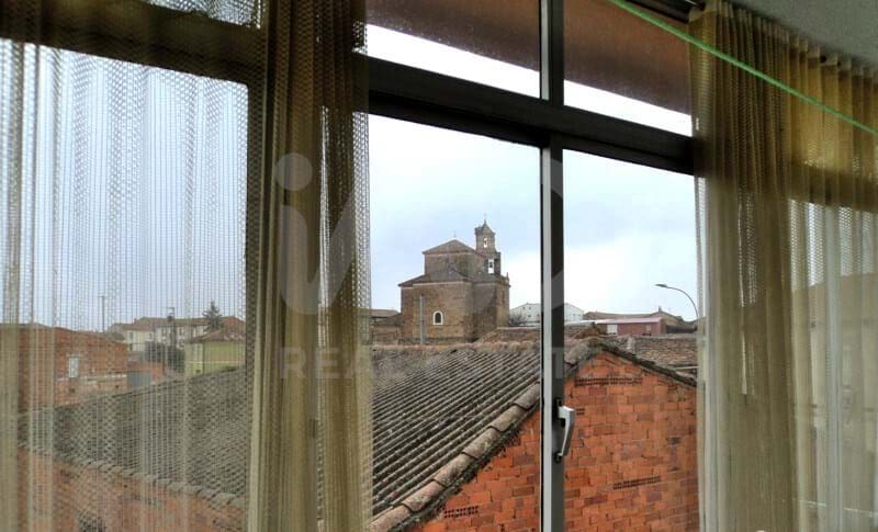 4 sypialnia Willa na sprzedaż w Miasto Leon z garażem - 132 900 € (Ref: 9988513)