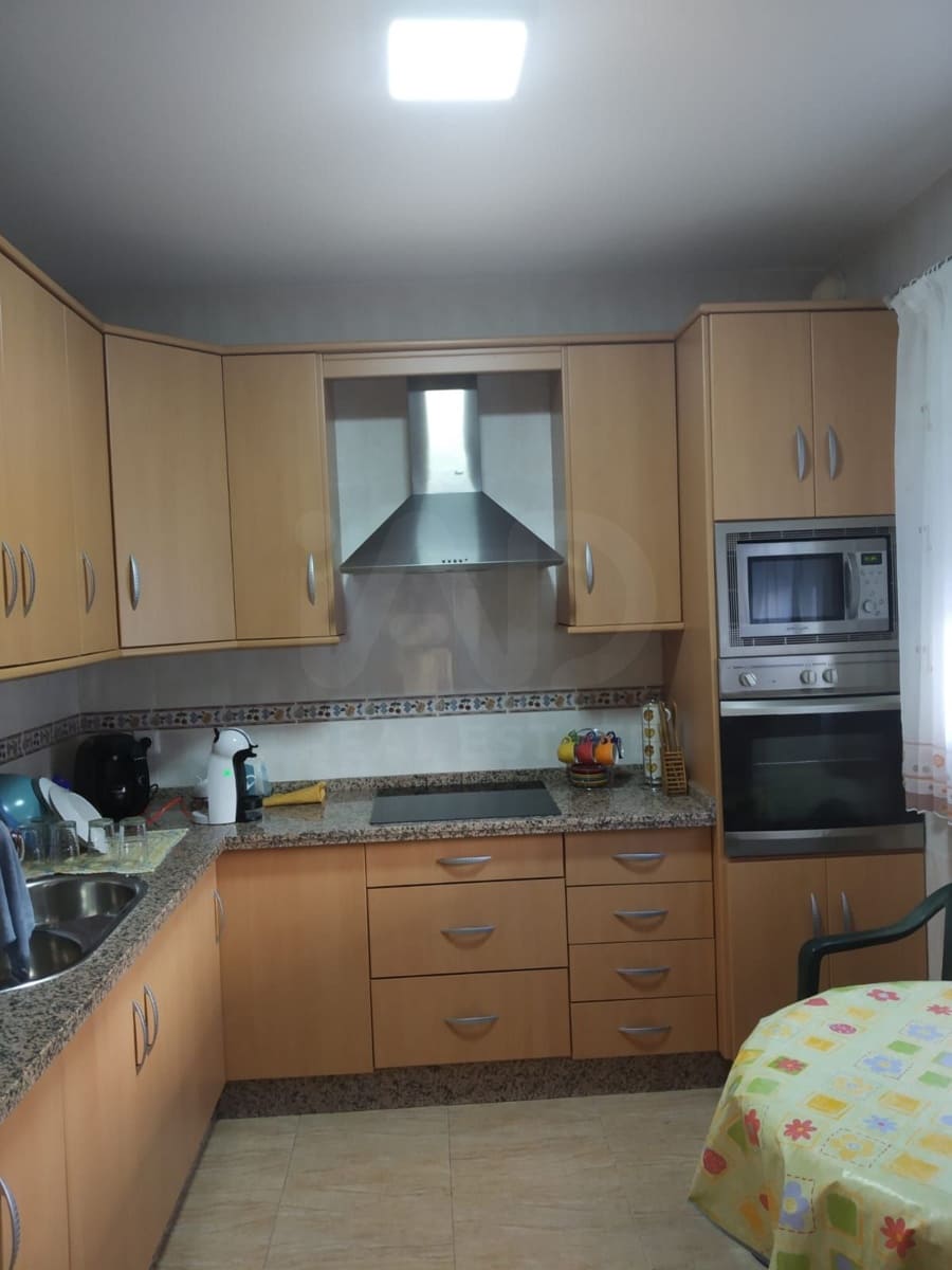 Casa de 3 habitaciones en Córdoba ciudad en venta - 140.000 € (Ref: 9988524)