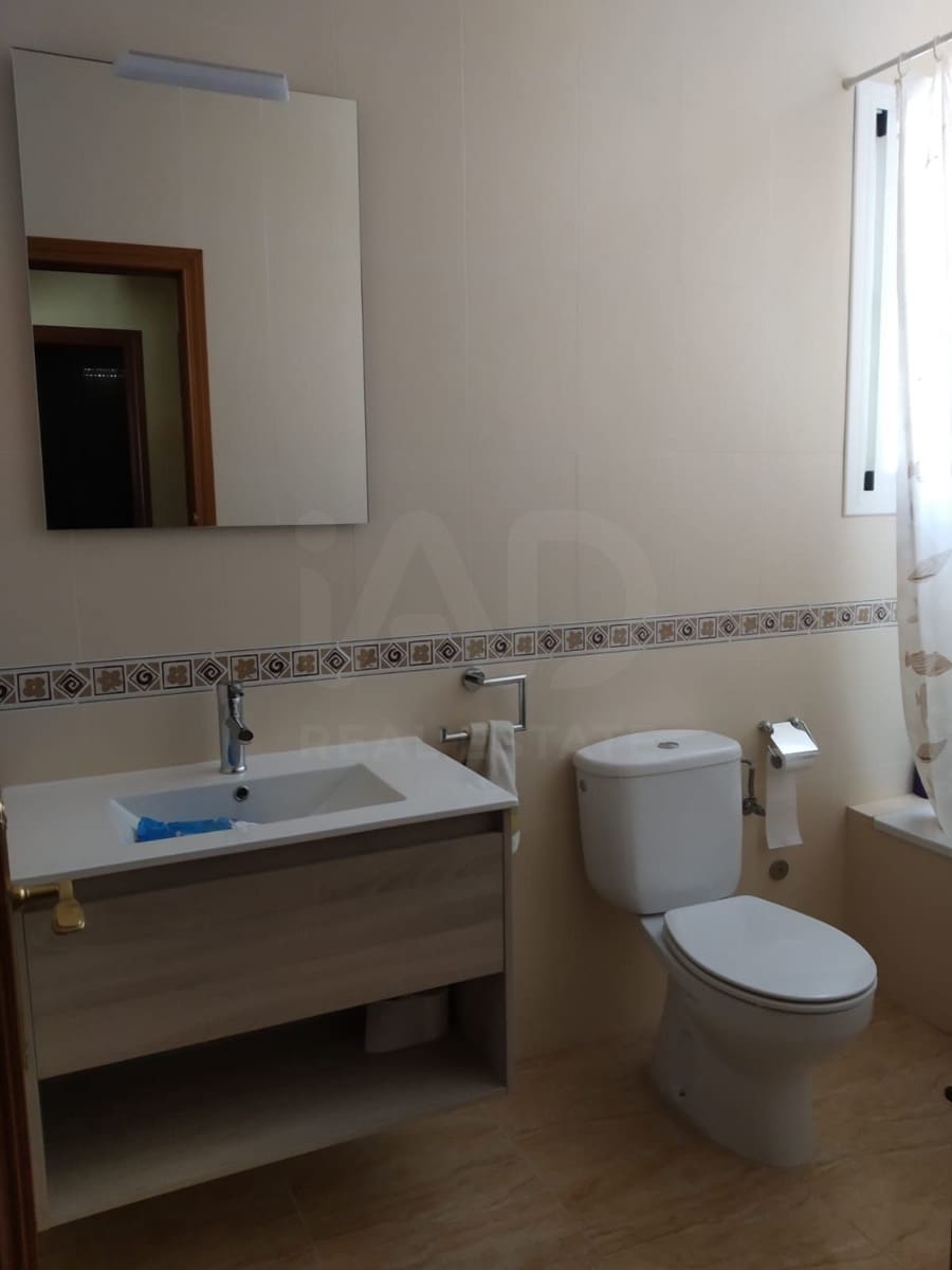 Casa de 3 habitaciones en Córdoba ciudad en venta - 140.000 € (Ref: 9988524)