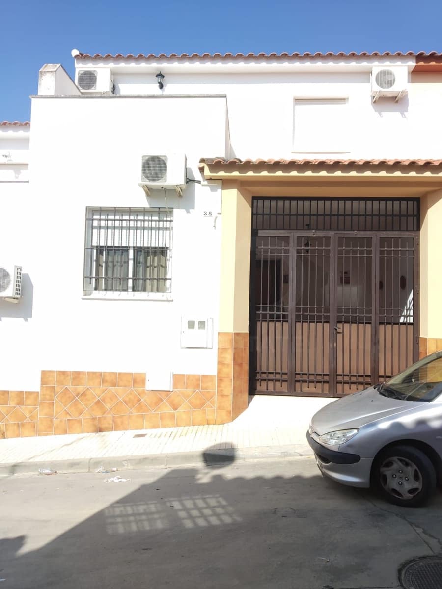 Casa de 3 habitaciones en Córdoba ciudad en venta - 140.000 € (Ref: 9988524)