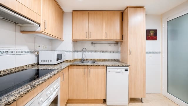 3 soveværelse Lejlighed til salg i Tarragona by med swimmingpool - € 269.000 (Ref: 9988527)