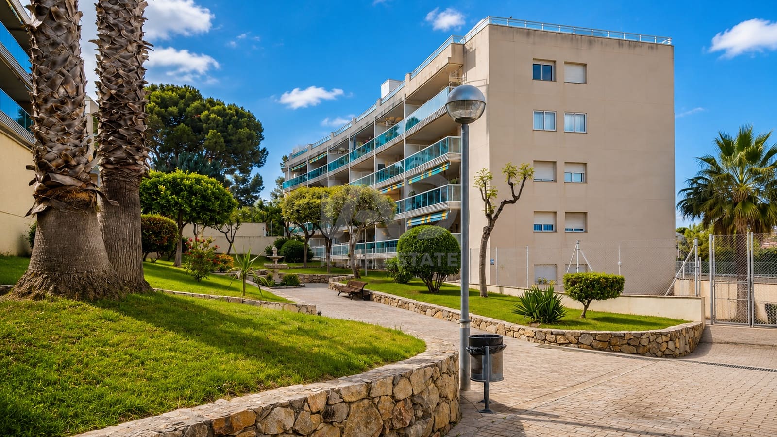 3 sovrum Lägenhet till salu i Tarragona stad med pool - 269 000 € (Ref: 9988527)