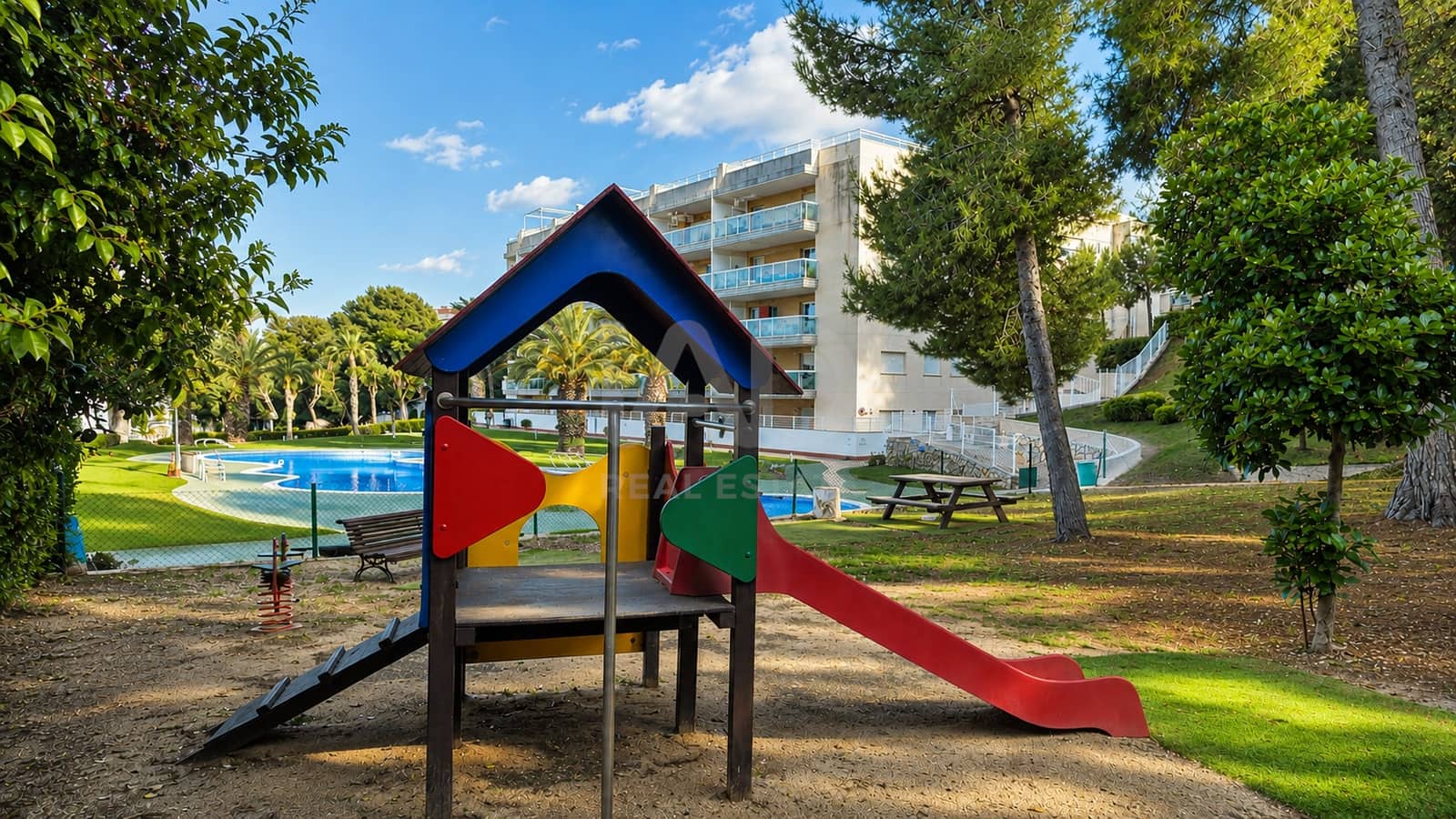 3 sovrum Lägenhet till salu i Tarragona stad med pool - 269 000 € (Ref: 9988527)