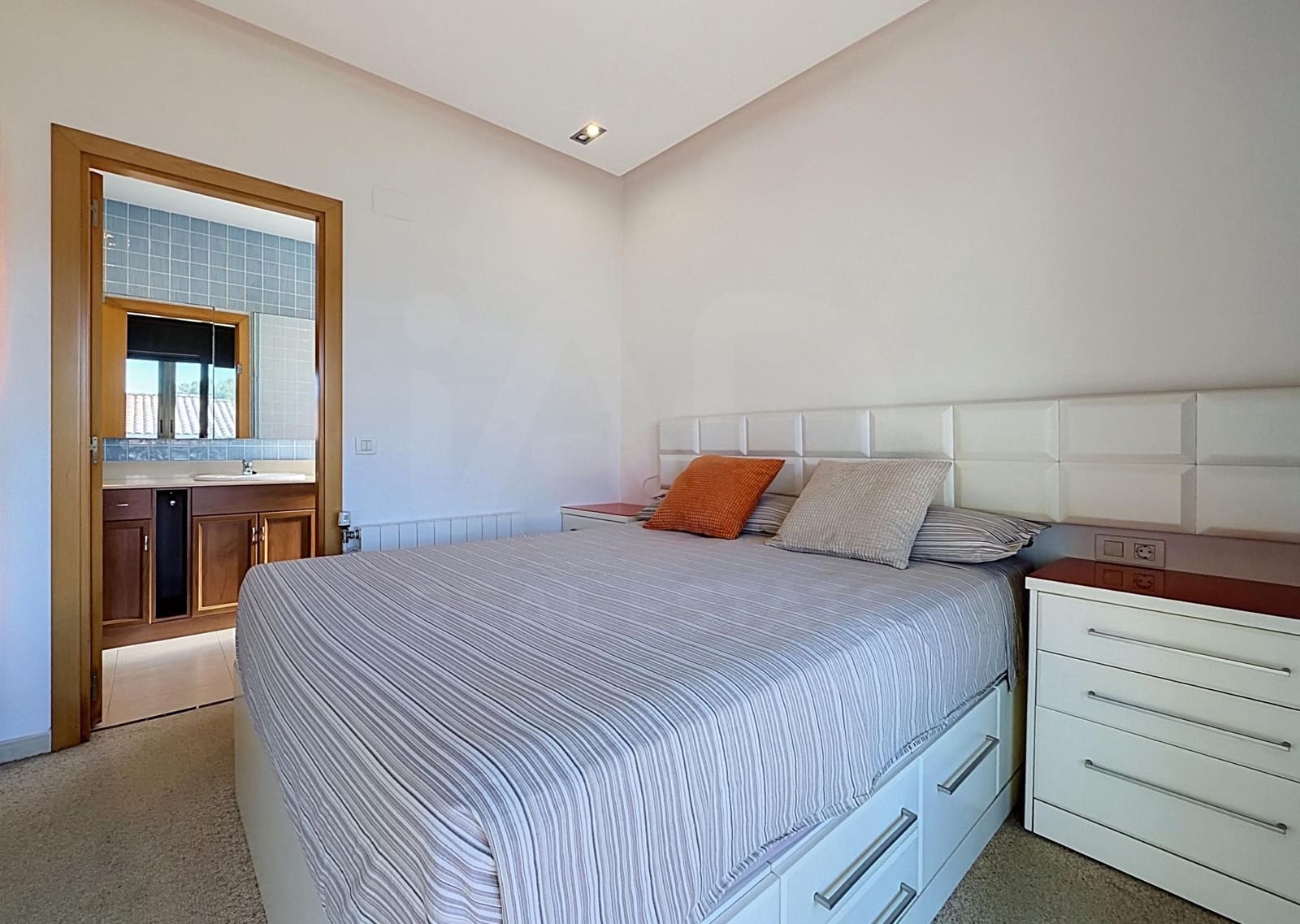 4 bedroom Townhouse for sale in Tarragona city with garage - € 435,000 (Ref: 9988529)