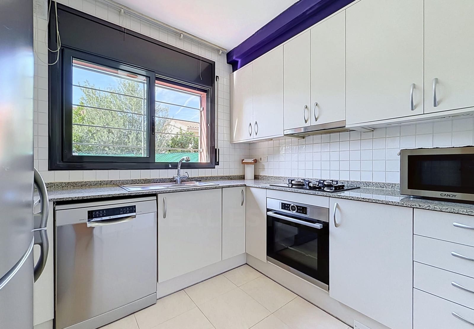 4 bedroom Townhouse for sale in Tarragona city with garage - € 435,000 (Ref: 9988529)