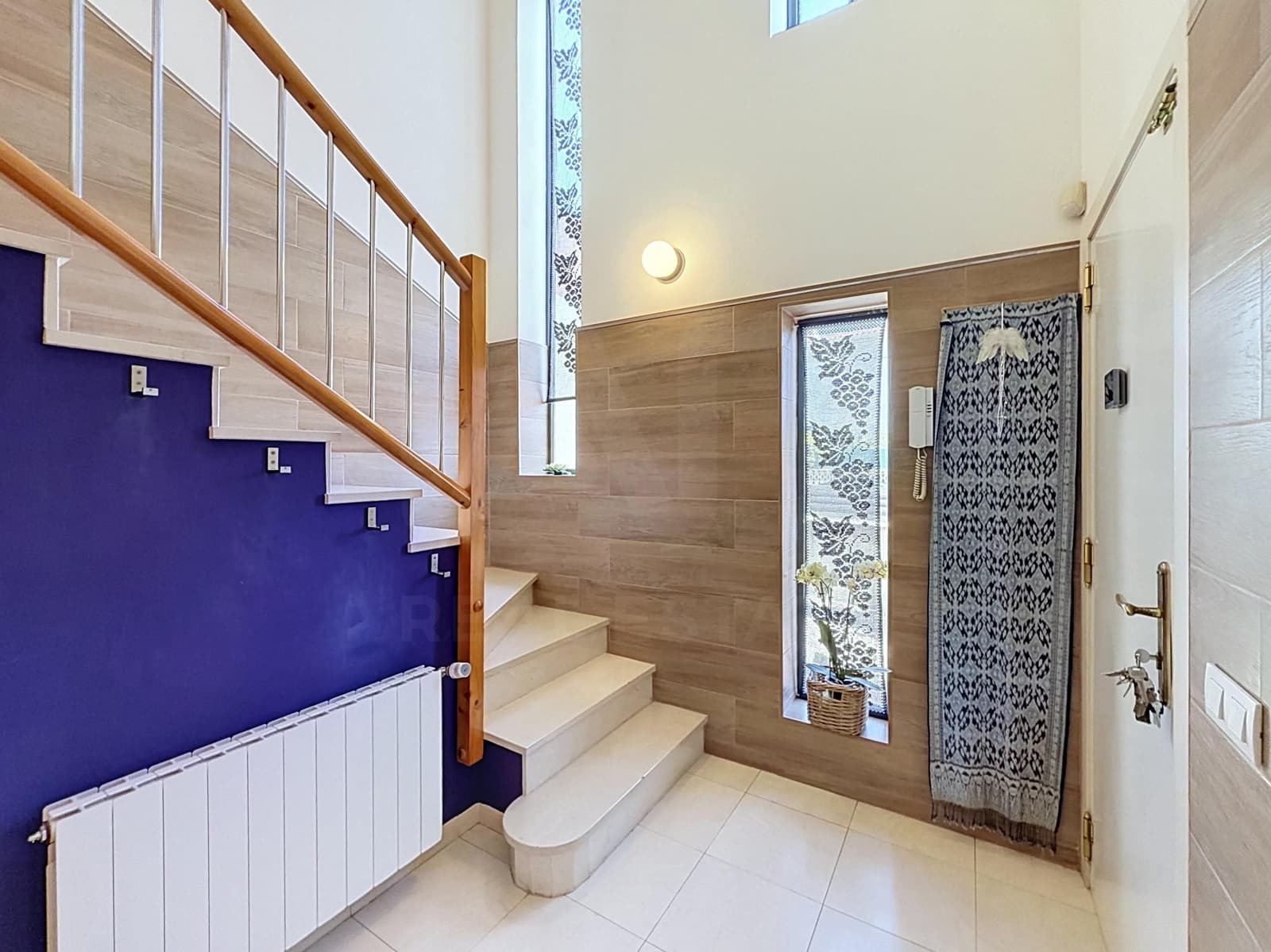 4 bedroom Townhouse for sale in Tarragona city with garage - € 435,000 (Ref: 9988529)