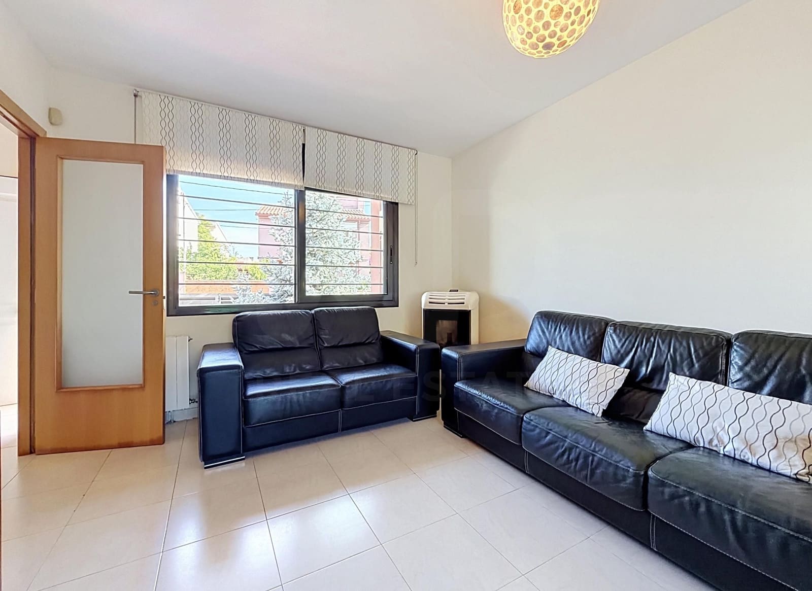4 bedroom Townhouse for sale in Tarragona city with garage - € 435,000 (Ref: 9988529)