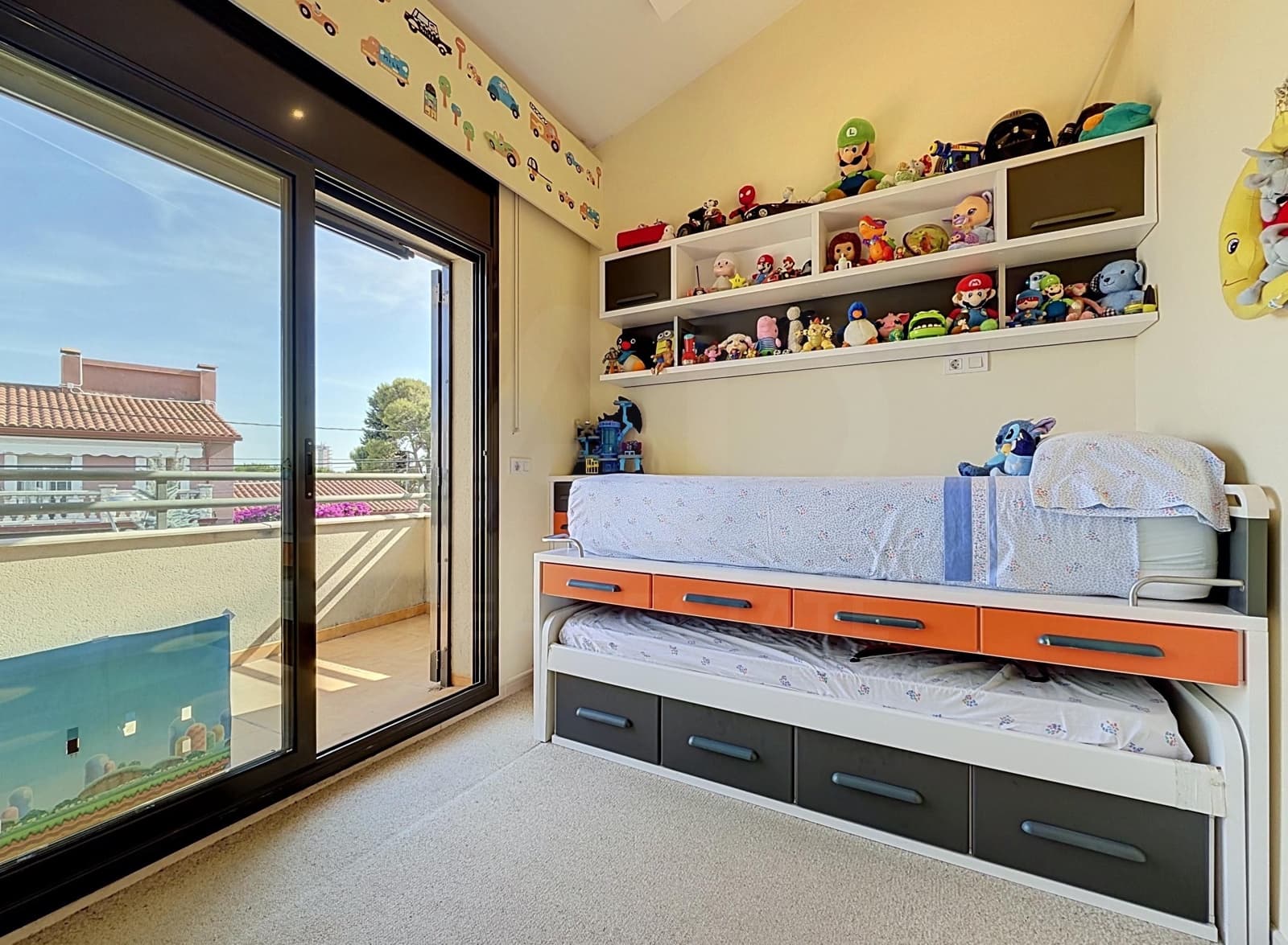 4 bedroom Townhouse for sale in Tarragona city with garage - € 435,000 (Ref: 9988529)