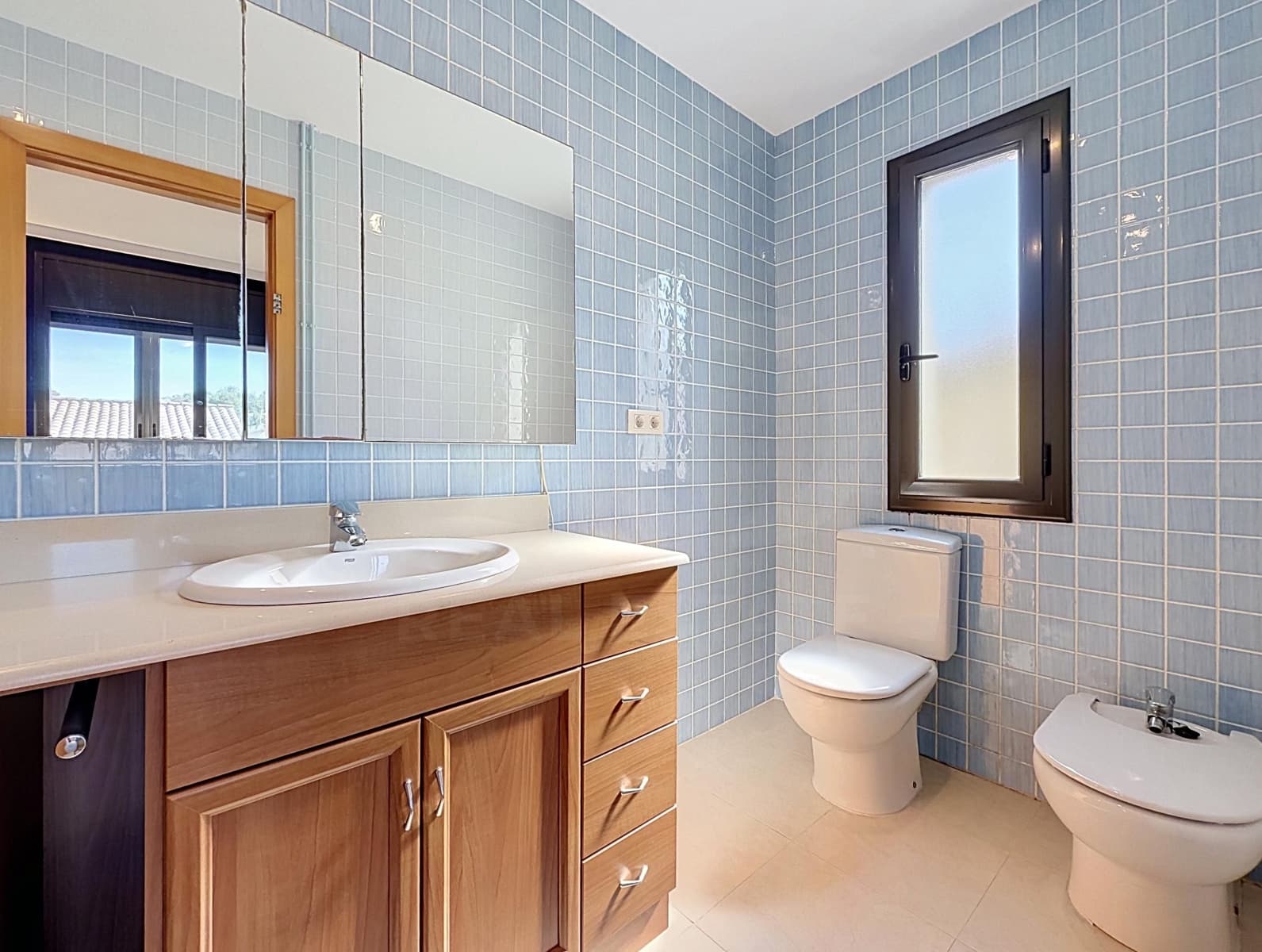 4 bedroom Townhouse for sale in Tarragona city with garage - € 435,000 (Ref: 9988529)