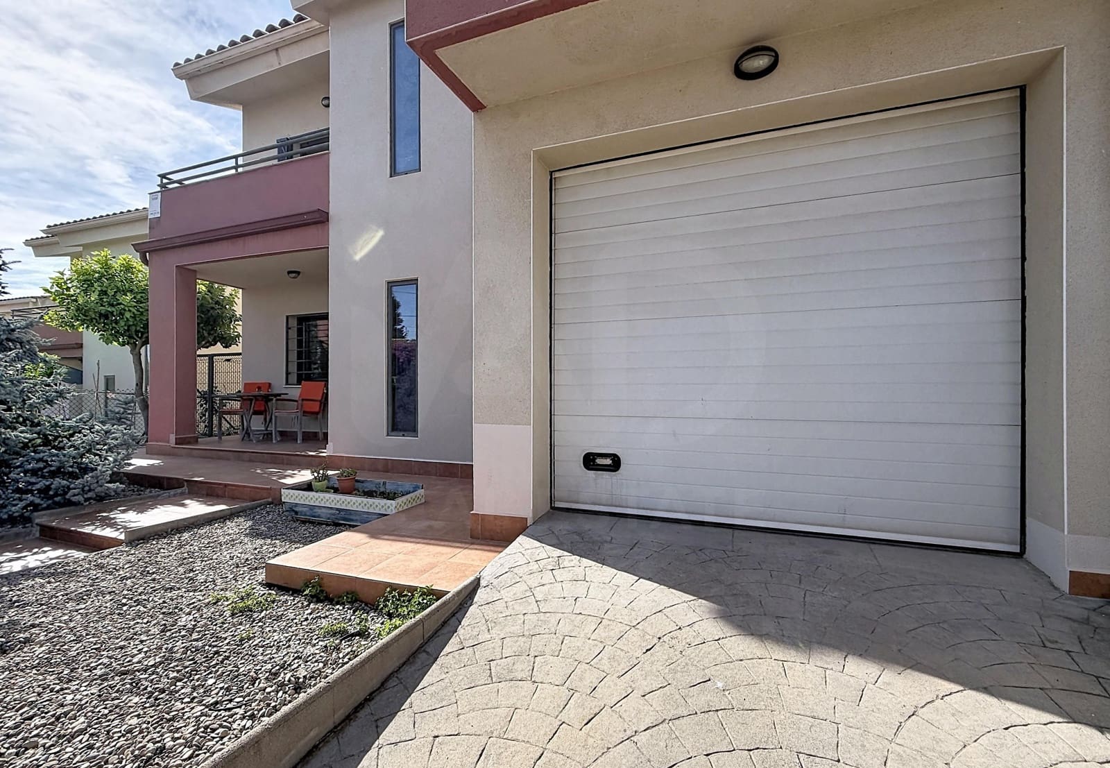 4 bedroom Townhouse for sale in Tarragona city with garage - € 435,000 (Ref: 9988529)