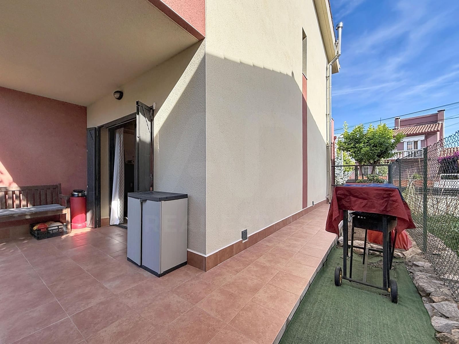 4 bedroom Townhouse for sale in Tarragona city with garage - € 435,000 (Ref: 9988529)