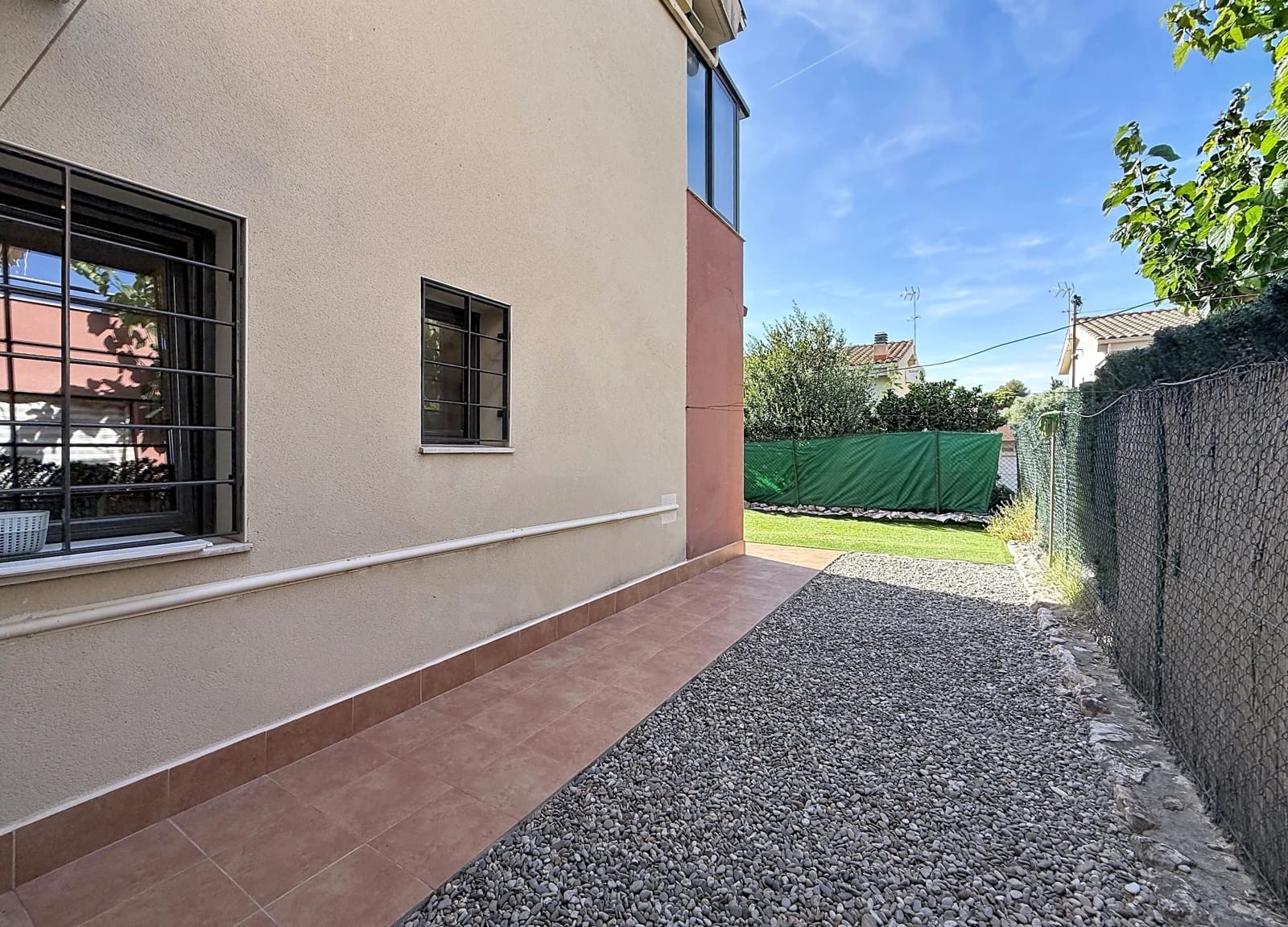 4 bedroom Townhouse for sale in Tarragona city with garage - € 435,000 (Ref: 9988529)