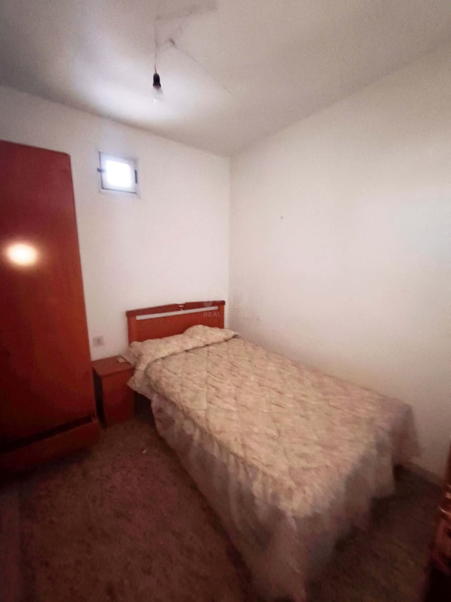 Kommersiell til salgs i Leon by - € 150 000 (Ref: 9988532)