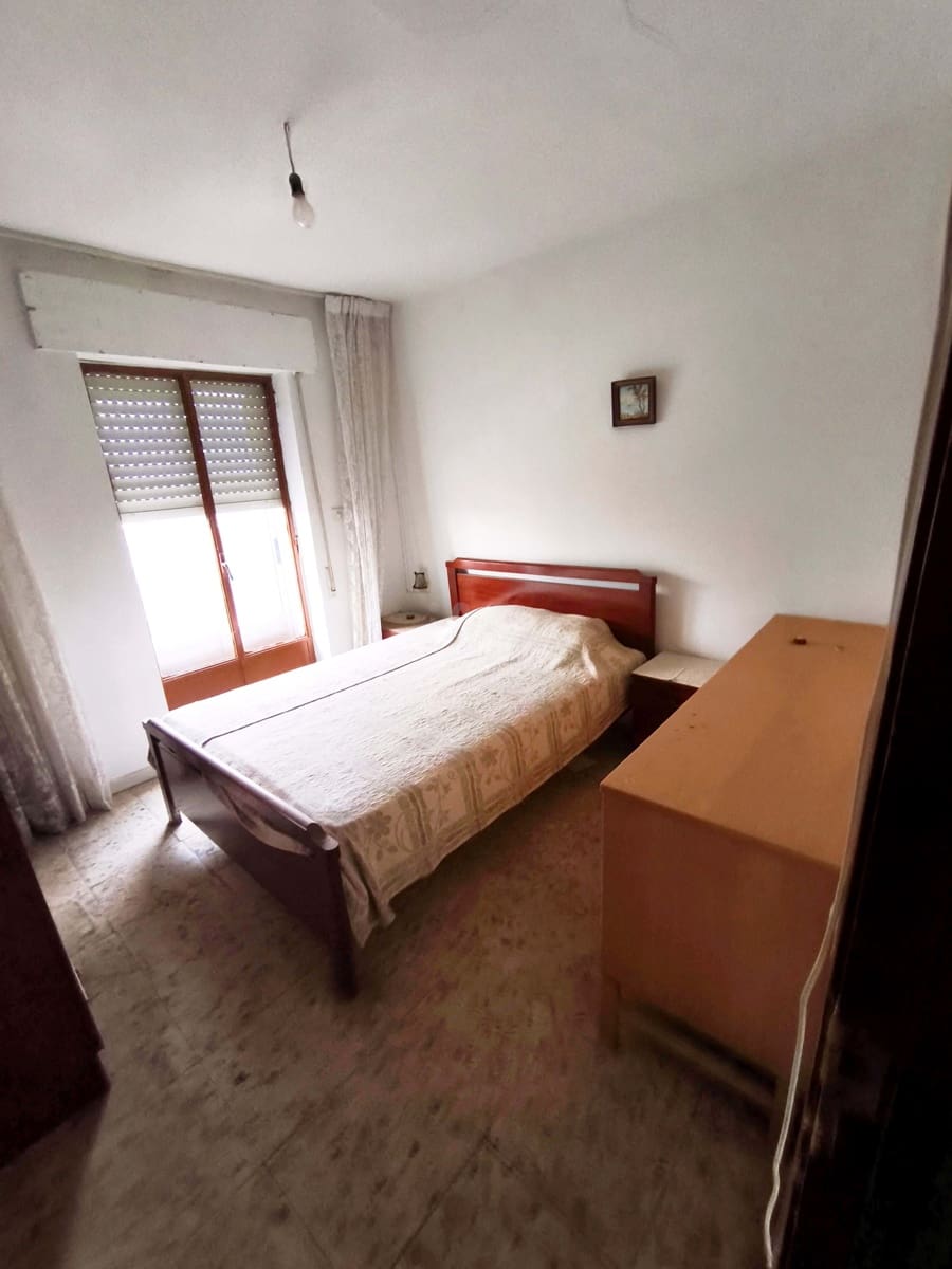 Kommersiell til salgs i Leon by - € 150 000 (Ref: 9988532)