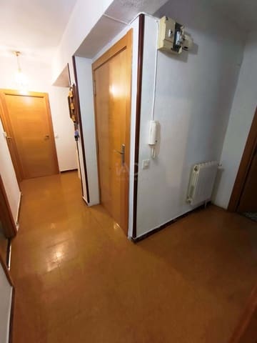 Kommersiell til salgs i Leon by - € 150 000 (Ref: 9988532)