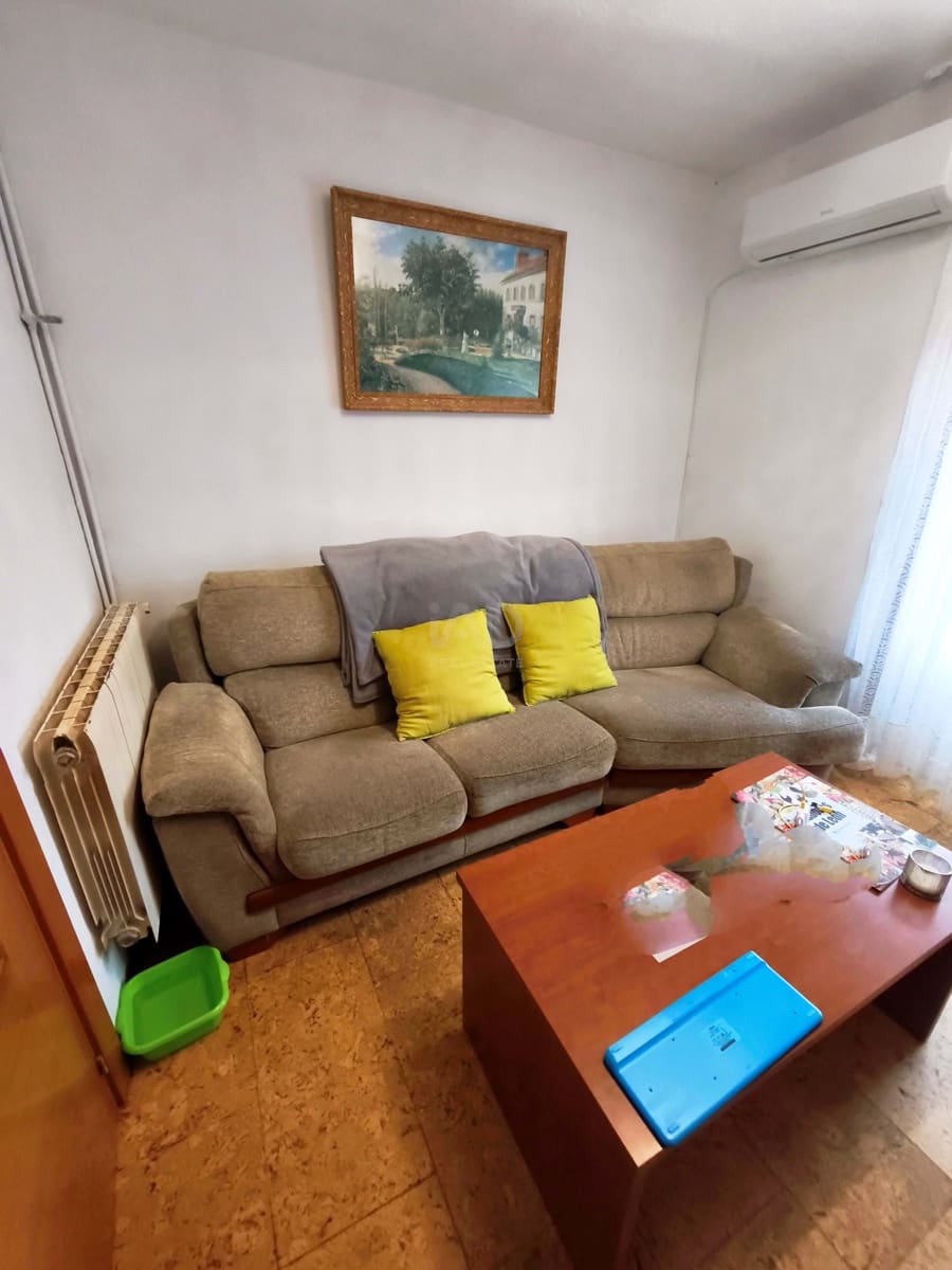 Kommersiell til salgs i Leon by - € 150 000 (Ref: 9988532)