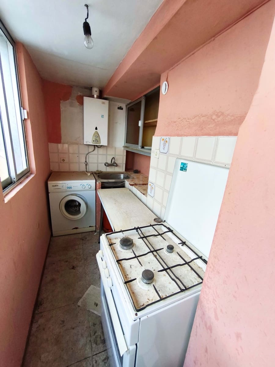 Kommersiell til salgs i Leon by - € 150 000 (Ref: 9988532)