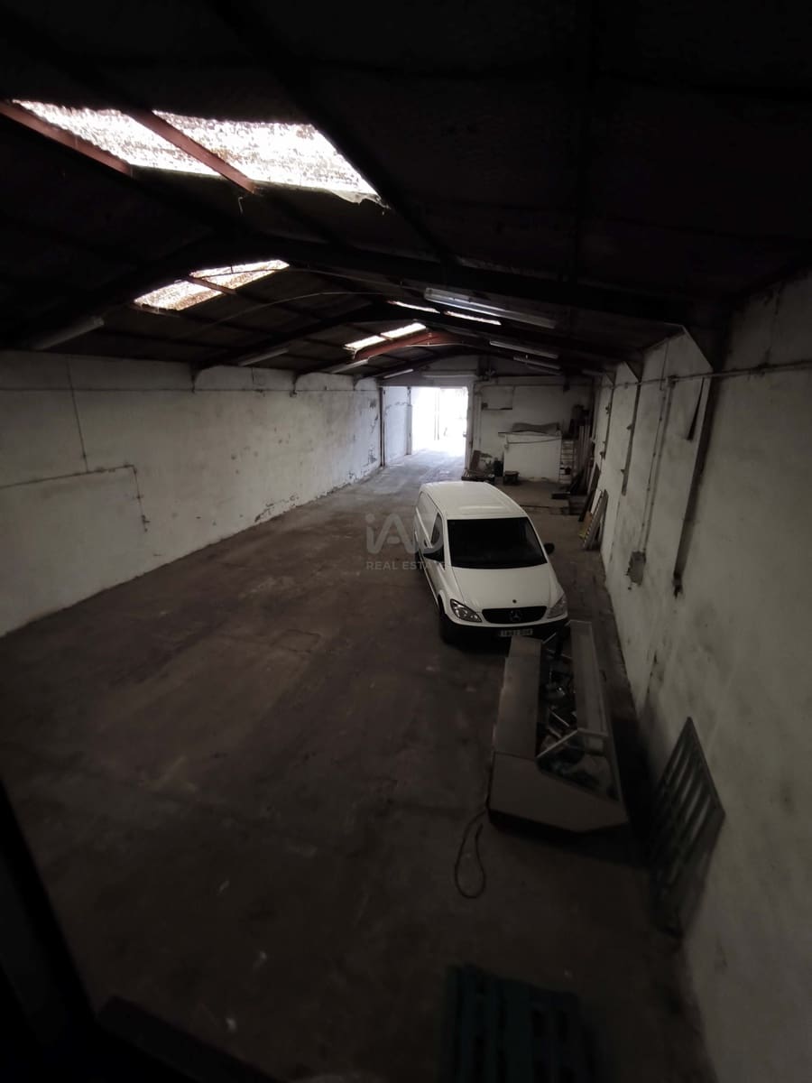 Kommersiell til salgs i Leon by - € 150 000 (Ref: 9988532)