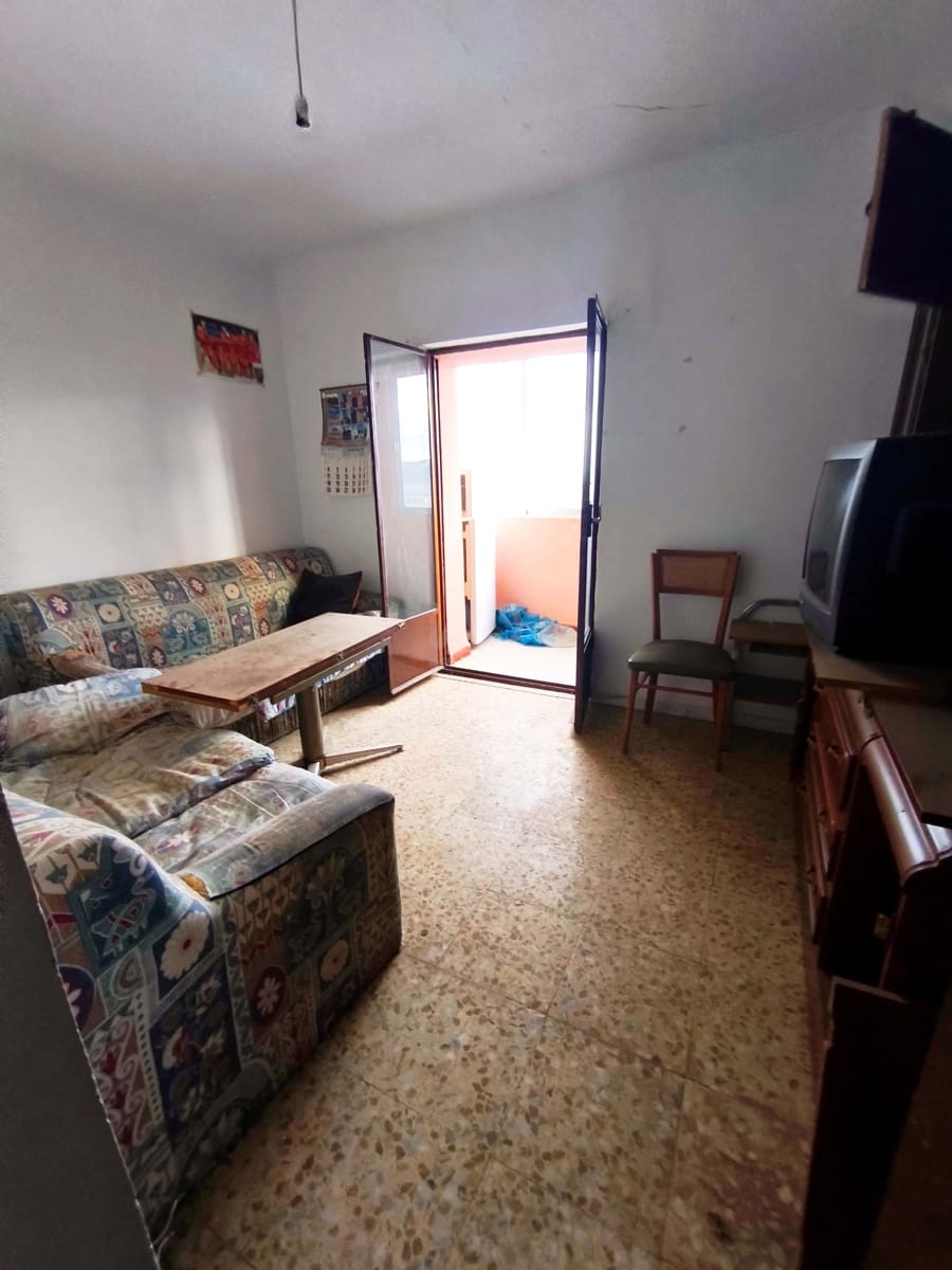 Kommersiell til salgs i Leon by - € 150 000 (Ref: 9988532)